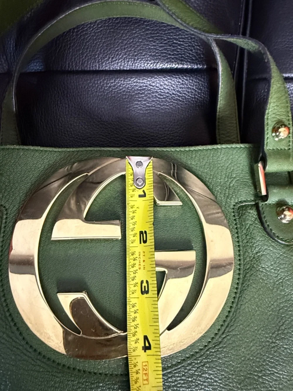 Gucci Kelly Green Leather Shoulder Bag with Gold Logo - Picture 16 of 16